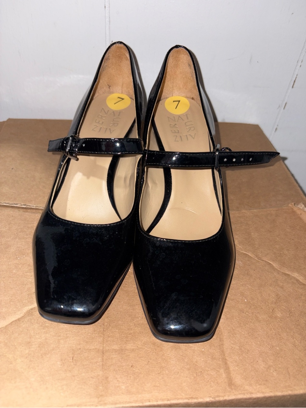 Naturalizer Black Patent Mary Jane Heels size 7 - Picture 2 of 5